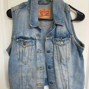 Levi’s denim vest size L